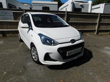 Used Hyundai i10 2018 for sale - 76330873: Photo