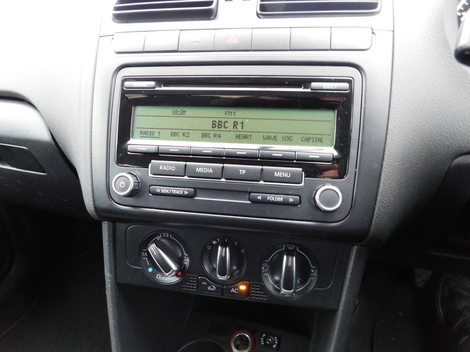 Used Volkswagen Polo 2010 for sale - 77037185: Photo 11