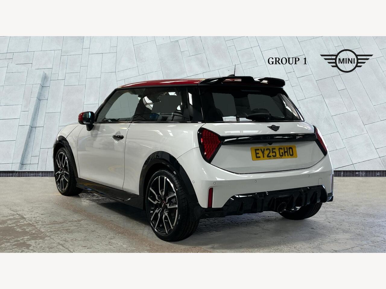 Used MINI Cooper 2025 for sale - 76680330: Photo 2