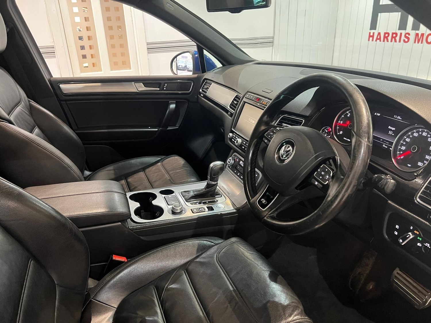 Used Volkswagen Touareg 2015 for sale - 76189603: Photo 11