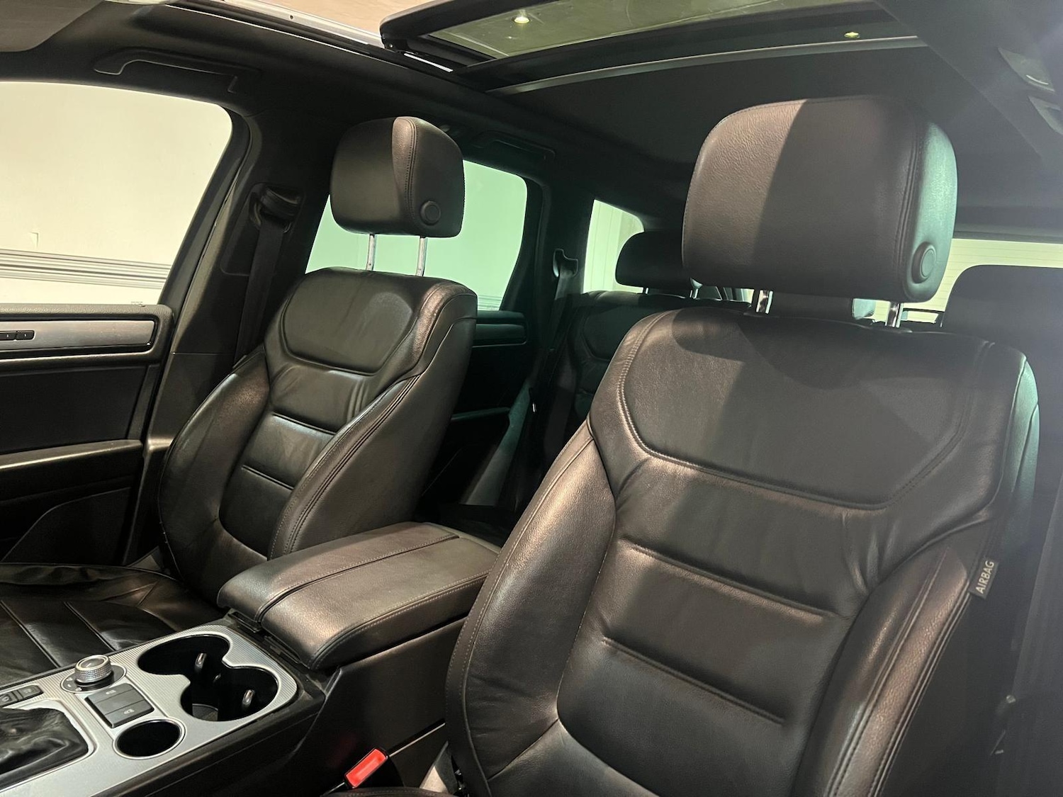 Used Volkswagen Touareg 2015 for sale - 76189603: Photo 16