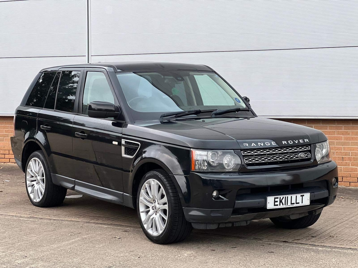 Used Land Rover Range Rover Sport 2011 for sale - 77978533: Photo 2