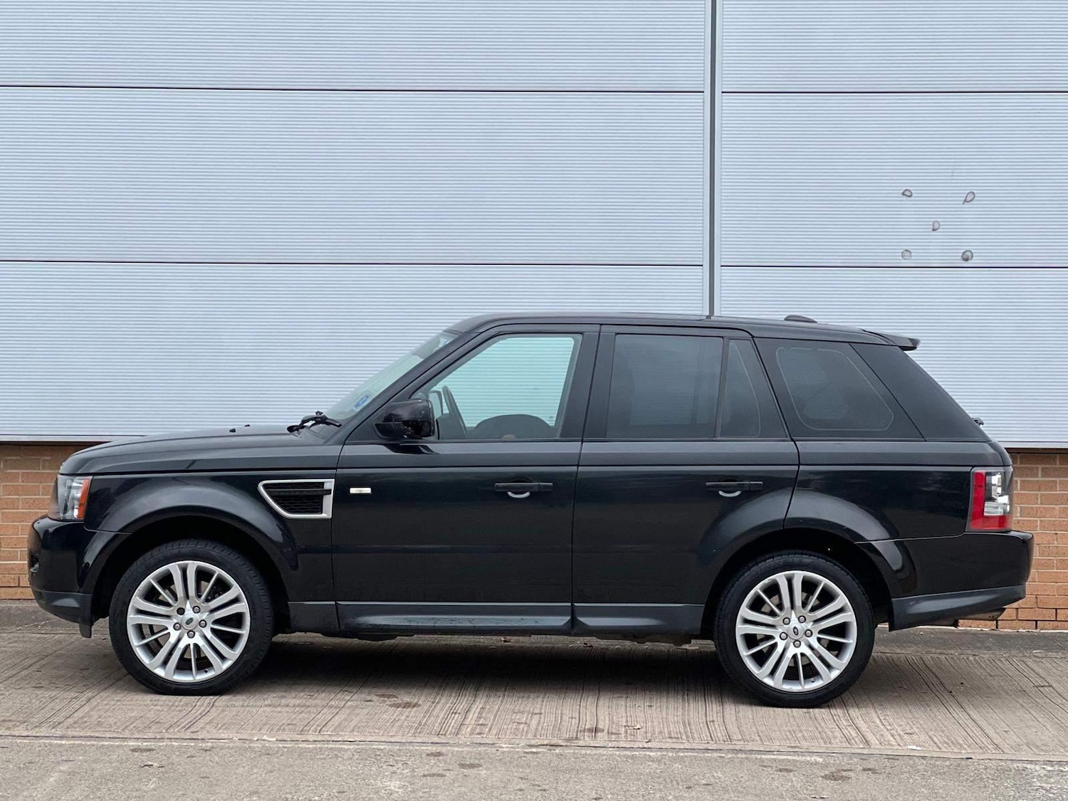 Used Land Rover Range Rover Sport 2011 for sale - 77978533: Photo 6