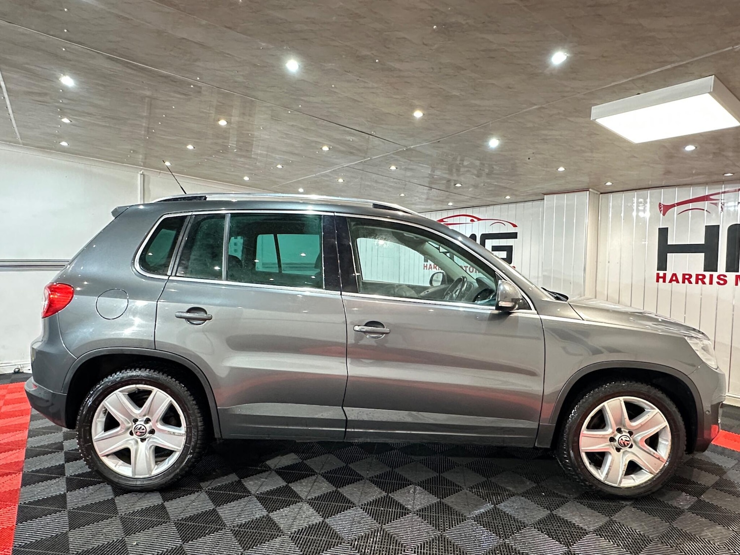 Used Volkswagen Tiguan 2010 for sale - 76942514: Photo 14