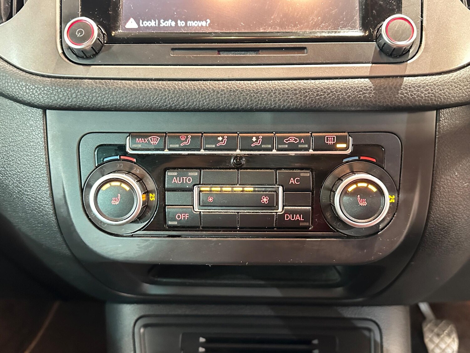 Used Volkswagen Tiguan 2010 for sale - 76942514: Photo 33