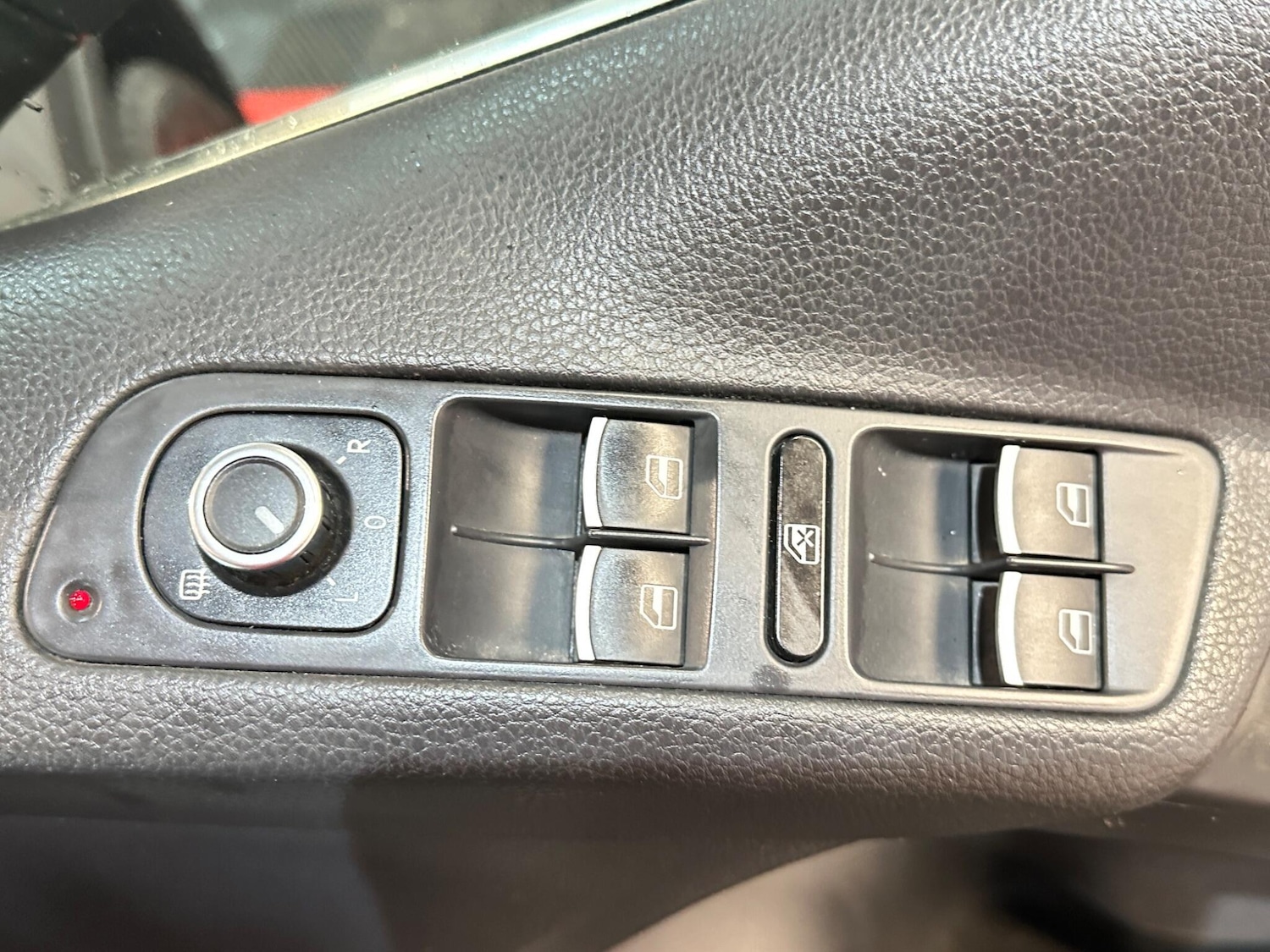 Used Volkswagen Tiguan 2010 for sale - 76942514: Photo 35