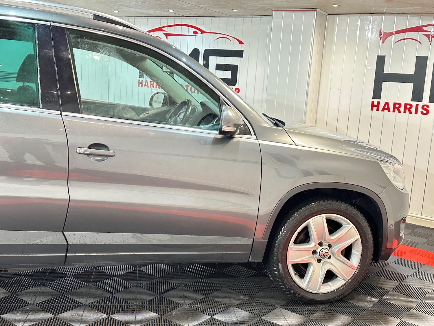 Used Volkswagen Tiguan 2010 for sale - 76942514: Photo 54