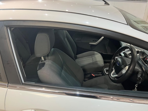 Used Ford Fiesta 2010 for sale - 76189577: Photo 11