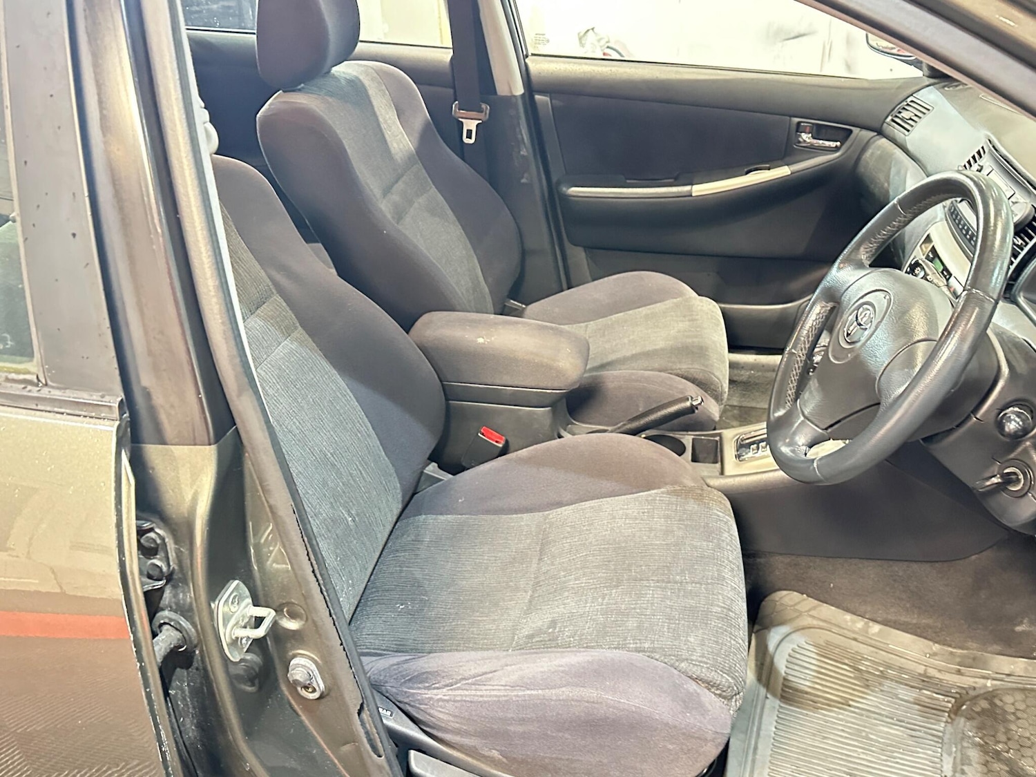 Used Toyota Corolla 2002 for sale - 76855957: Photo 17