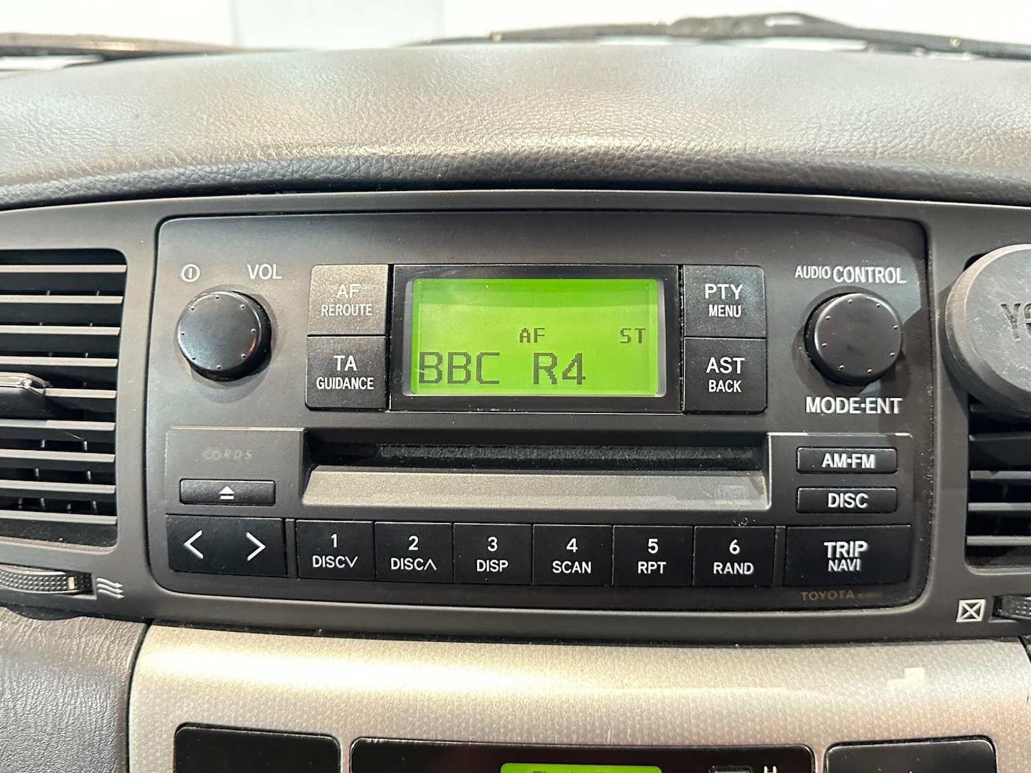 Used Toyota Corolla 2002 for sale - 76855957: Photo 28