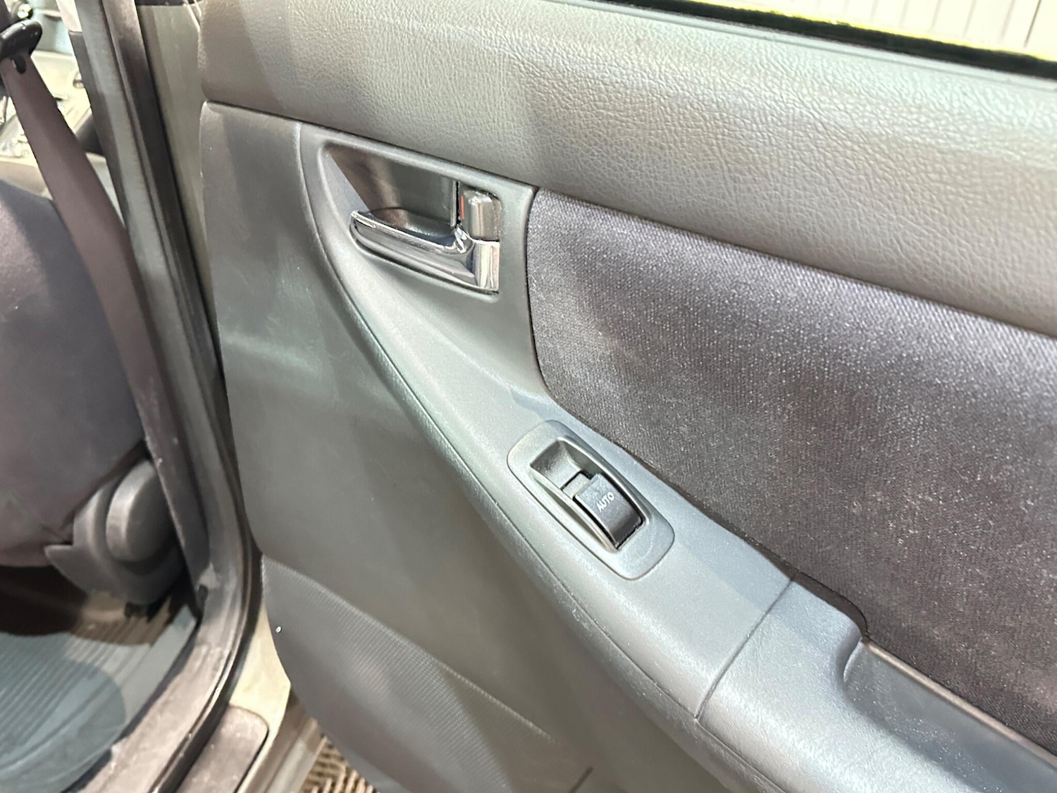 Used Toyota Corolla 2002 for sale - 76855957: Photo 34