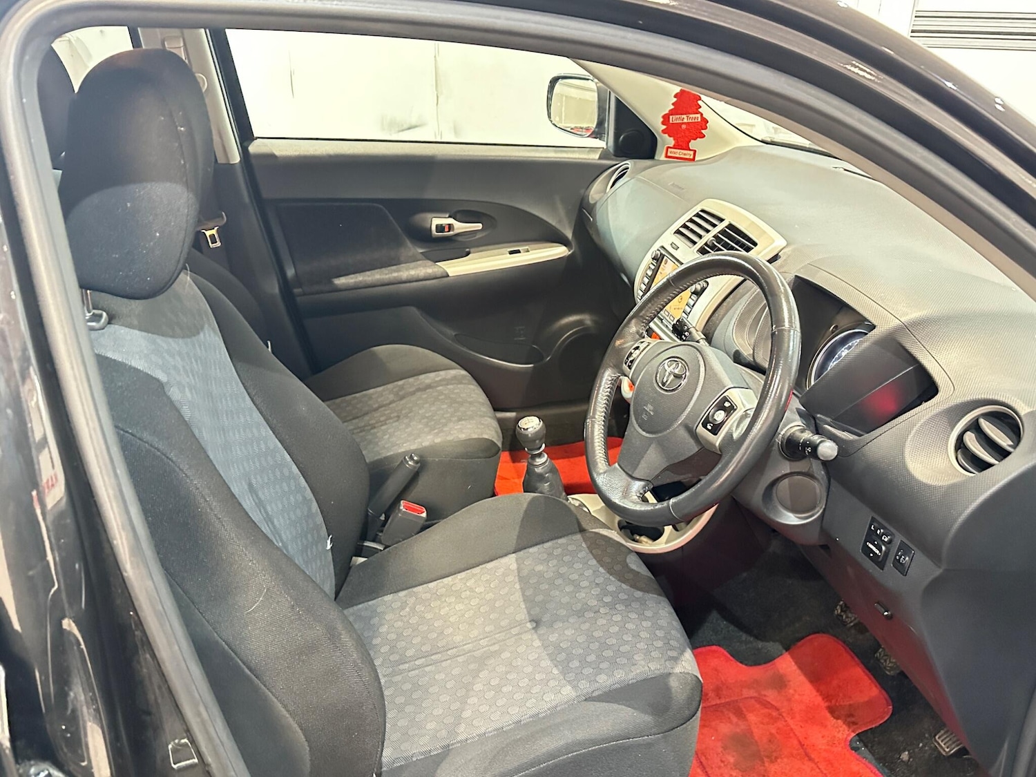 Used Toyota Urbancruiser 2010 for sale - 76942604: Photo 17