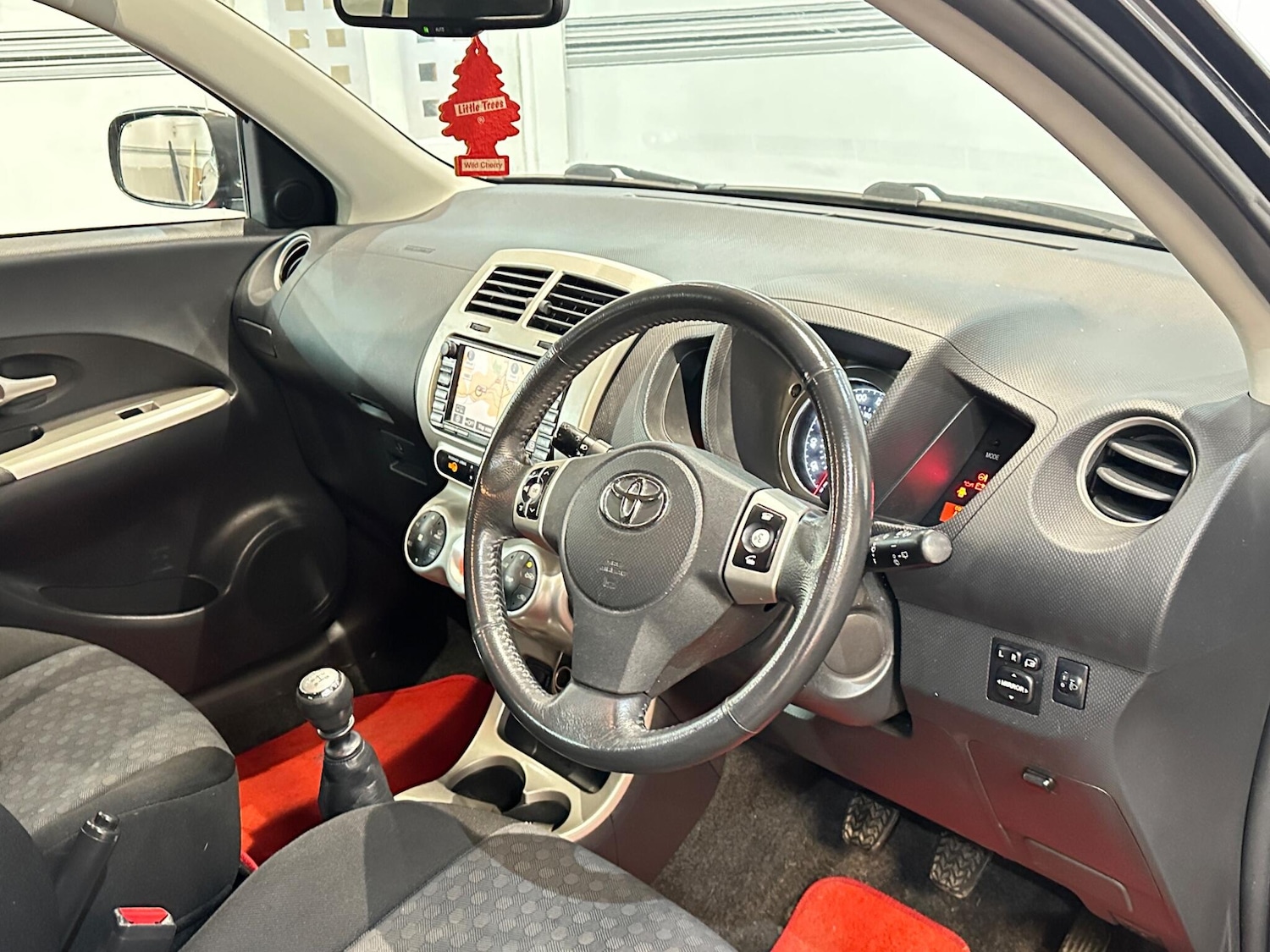 Used Toyota Urbancruiser 2010 for sale - 76942604: Photo 18