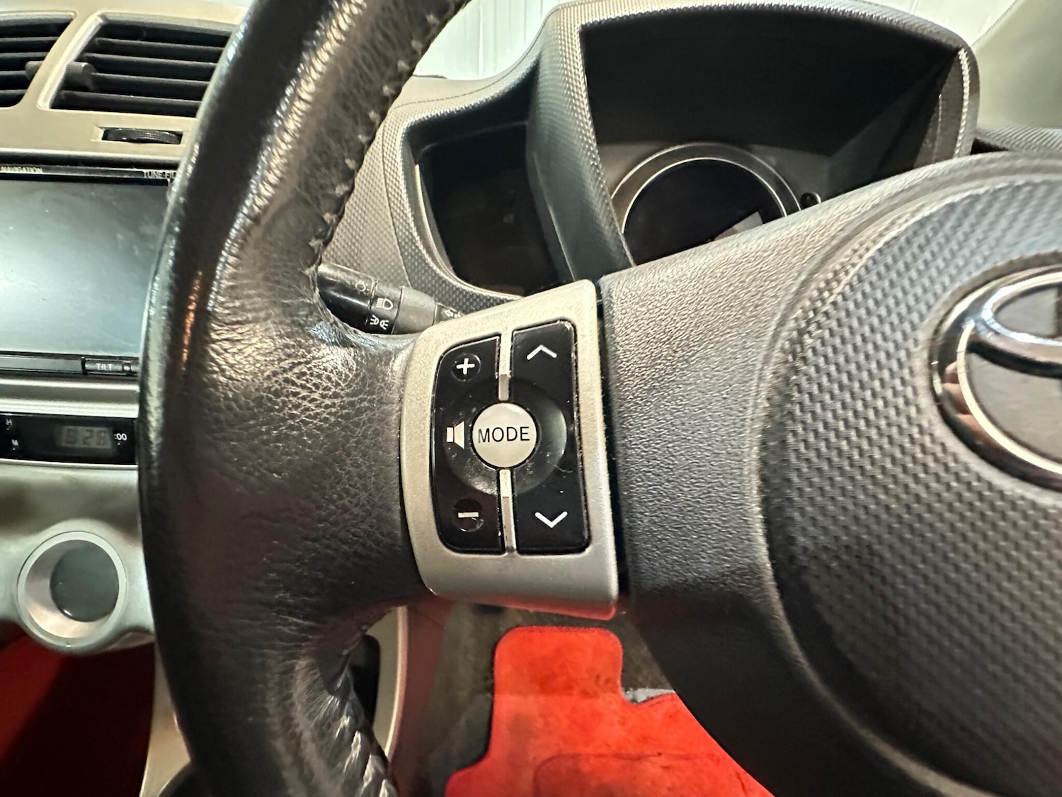 Used Toyota Urbancruiser 2010 for sale - 76942604: Photo 25