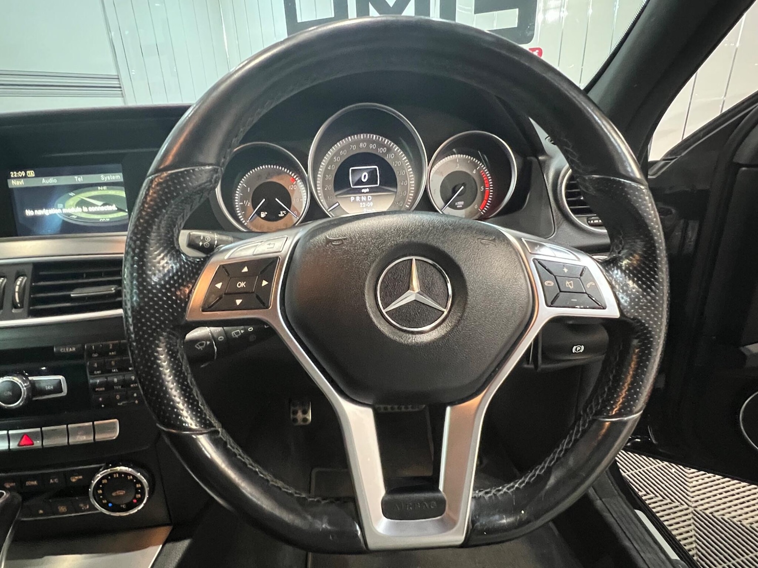 Used Mercedes-Benz C Class 2011 for sale - 76432025: Photo 33