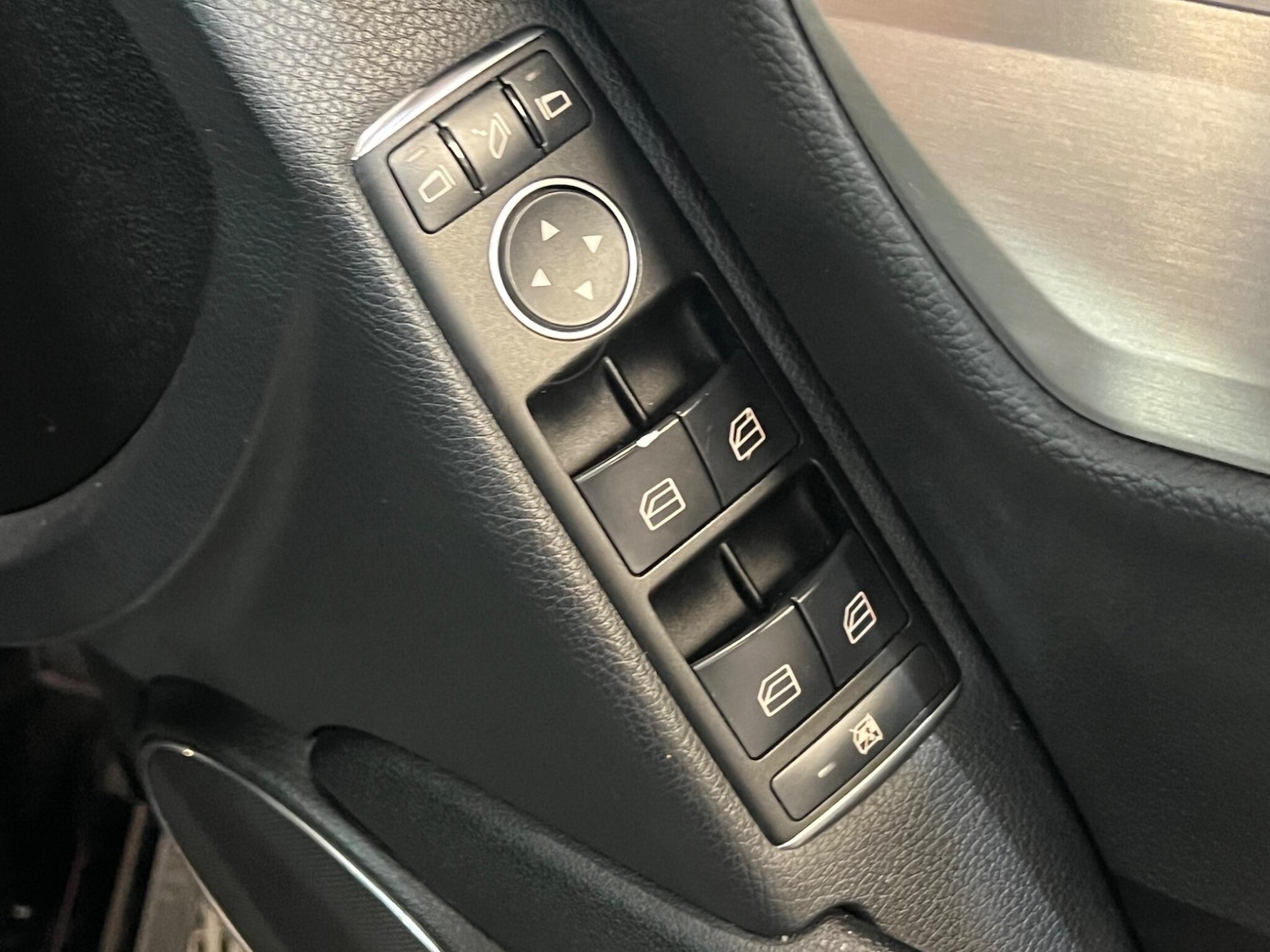 Used Mercedes-Benz C Class 2011 for sale - 76432025: Photo 38