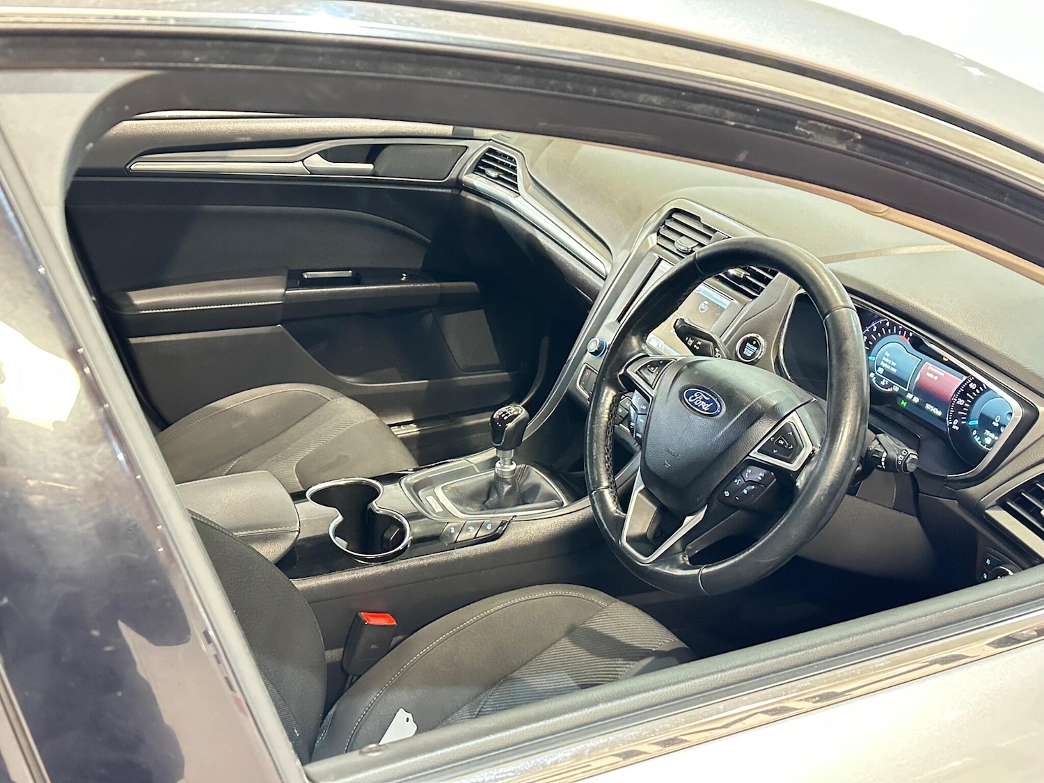 Used Ford Mondeo 2017 for sale - 76942467: Photo 17