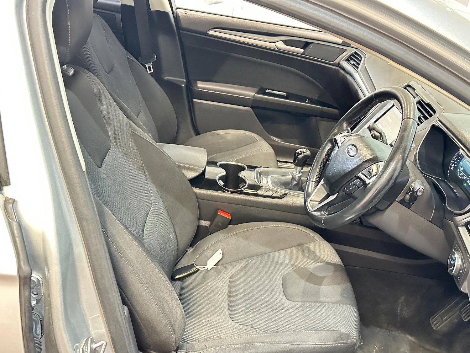 Used Ford Mondeo 2017 for sale - 76942467: Photo 18