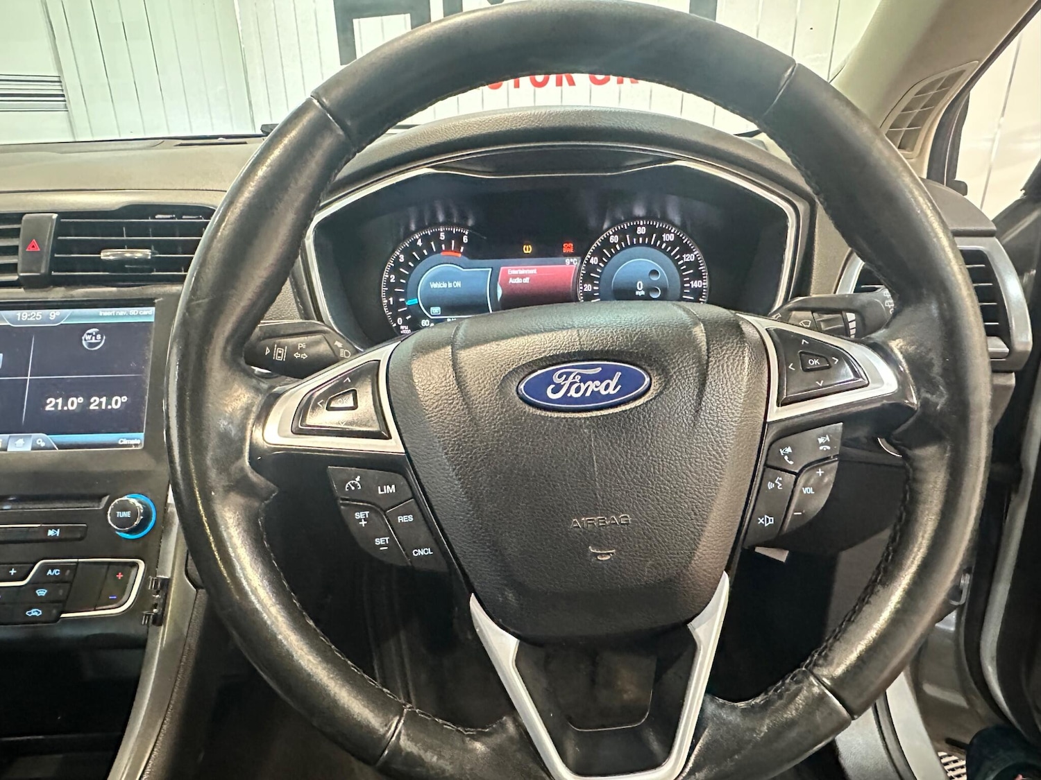 Used Ford Mondeo 2017 for sale - 76942467: Photo 25