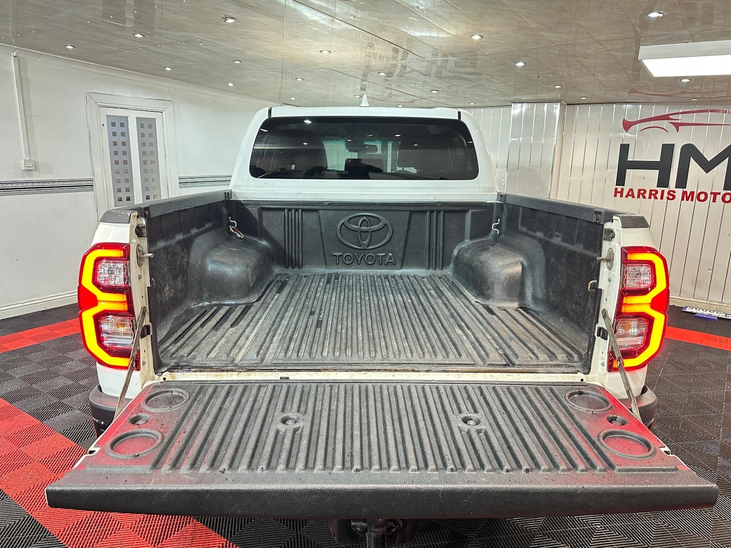 Used Toyota Hilux 2023 for sale - 77426174: Photo 24