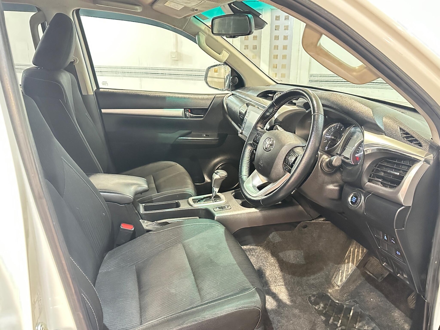 Used Toyota Hilux 2023 for sale - 77426174: Photo 30