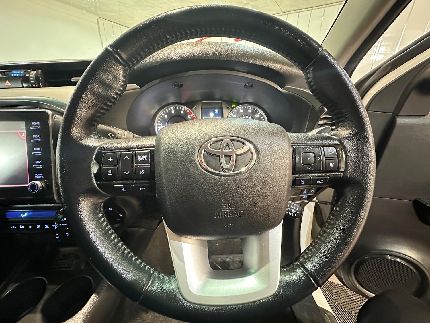 Used Toyota Hilux 2023 for sale - 77426174: Photo 32