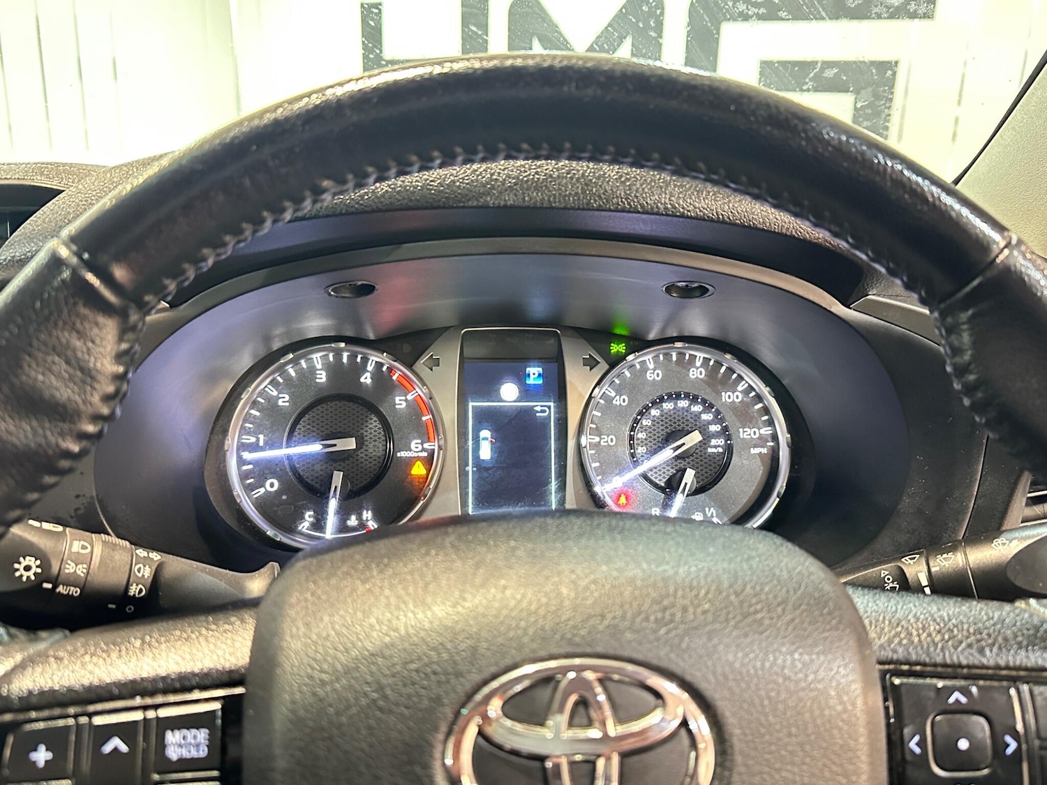 Used Toyota Hilux 2023 for sale - 77426174: Photo 33