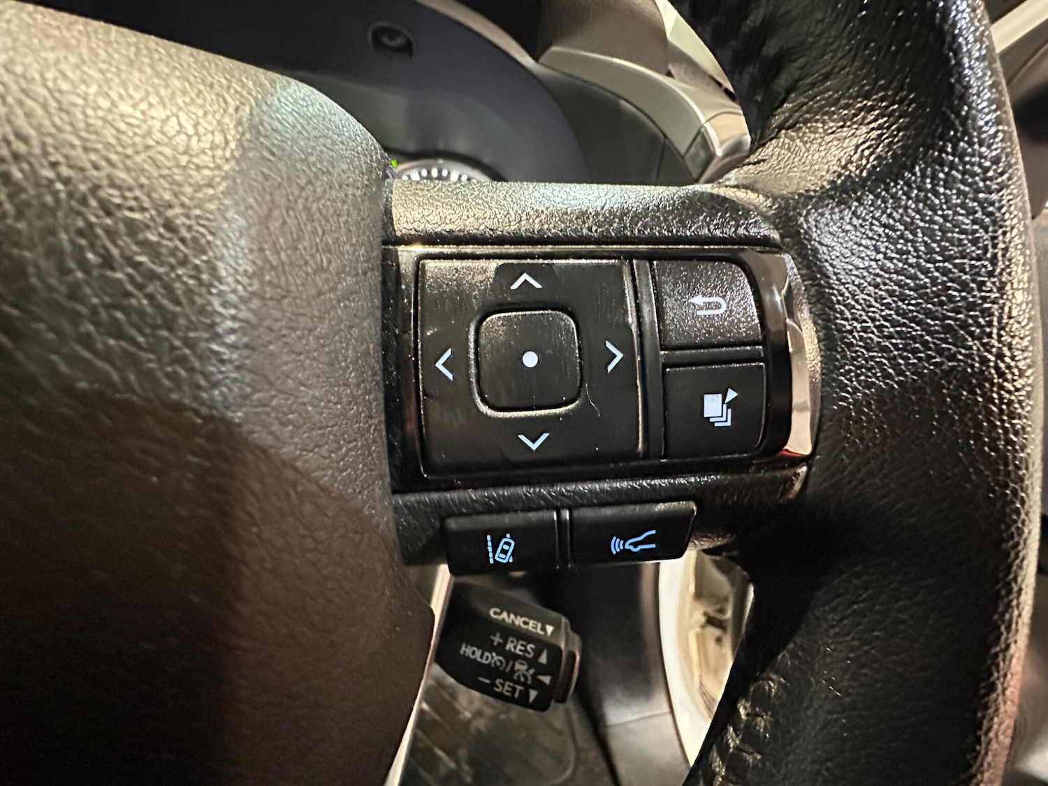 Used Toyota Hilux 2023 for sale - 77426174: Photo 35