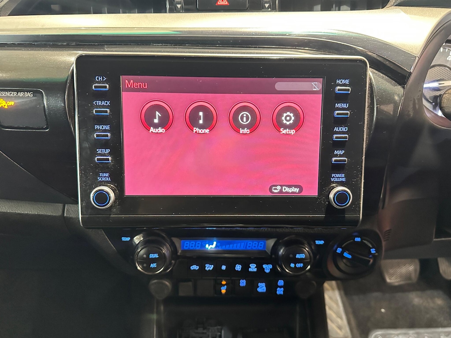 Used Toyota Hilux 2023 for sale - 77426174: Photo 36