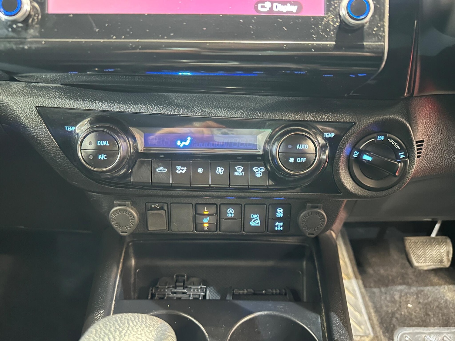 Used Toyota Hilux 2023 for sale - 77426174: Photo 37