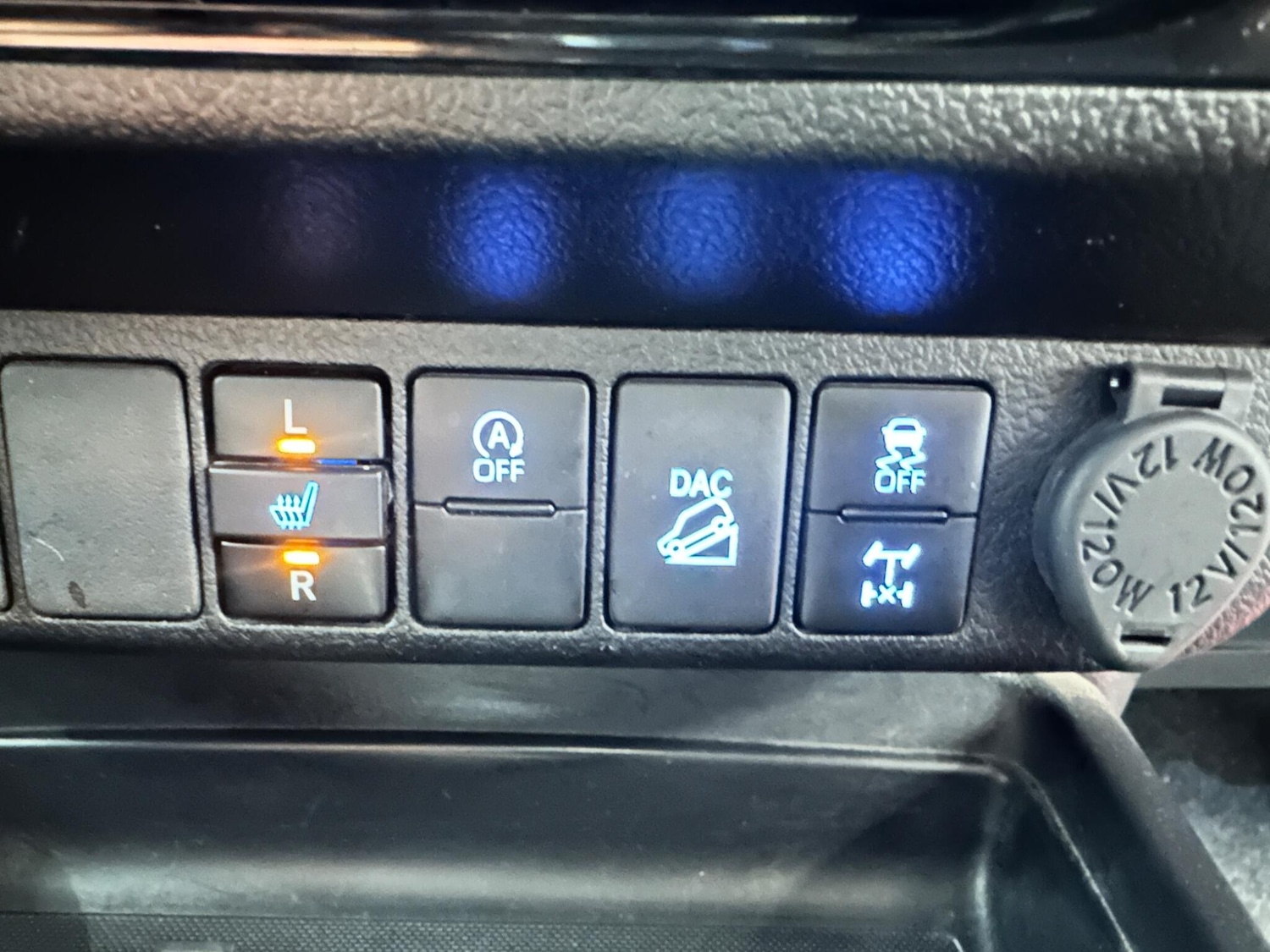 Used Toyota Hilux 2023 for sale - 77426174: Photo 38