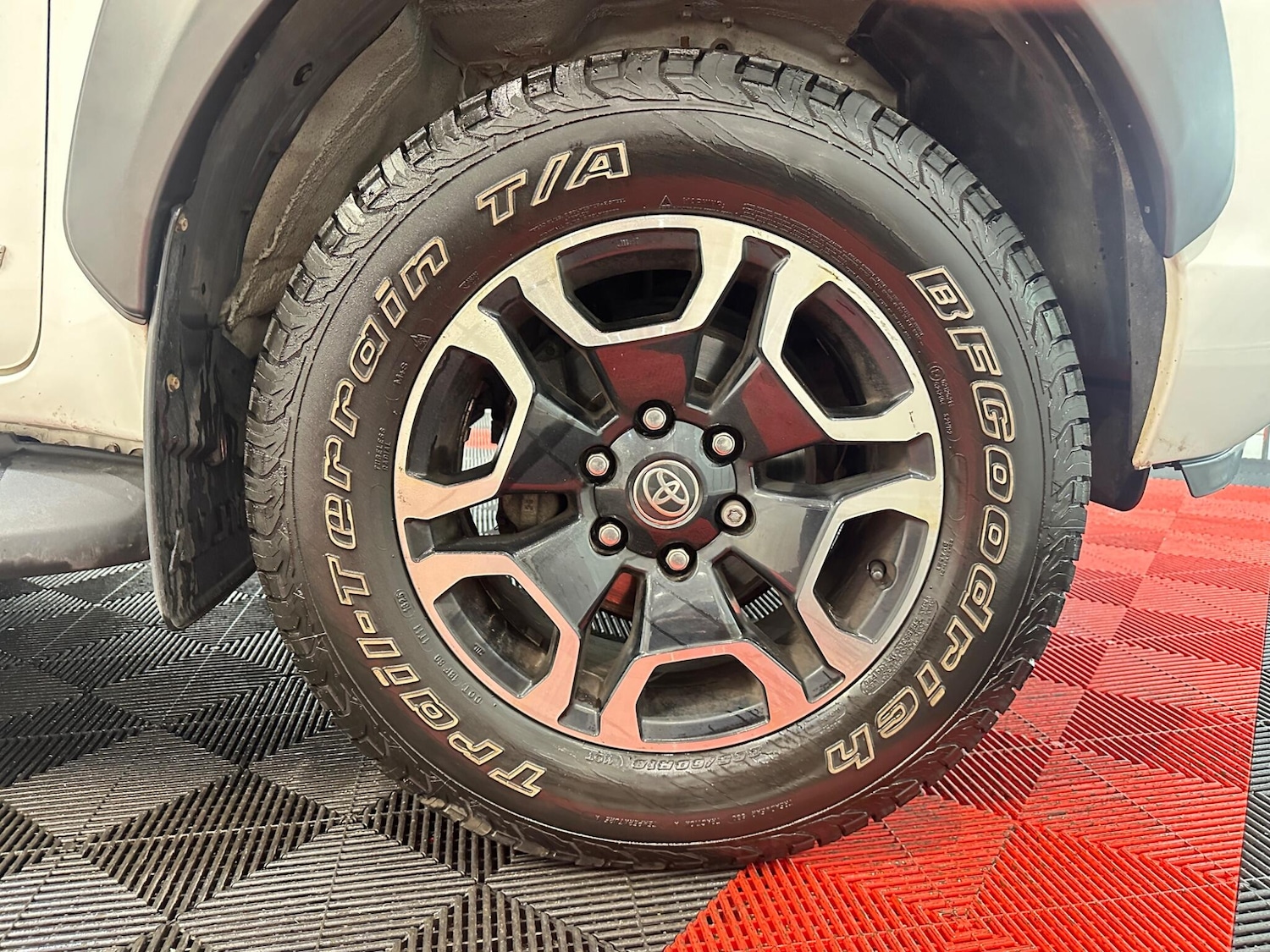 Used Toyota Hilux 2023 for sale - 77426174: Photo 46