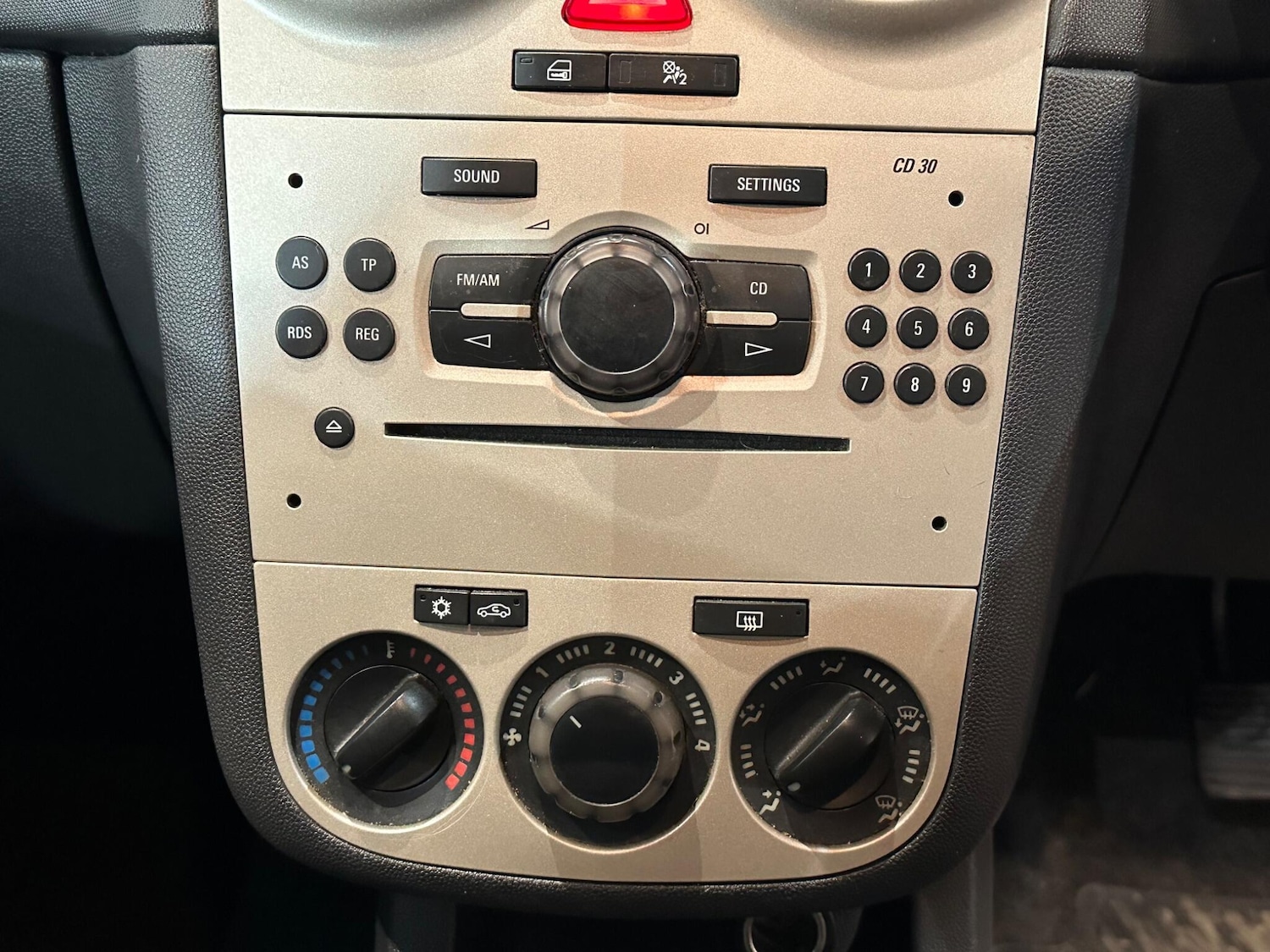 Used Vauxhall Corsa 2010 for sale - 76377558: Photo 23