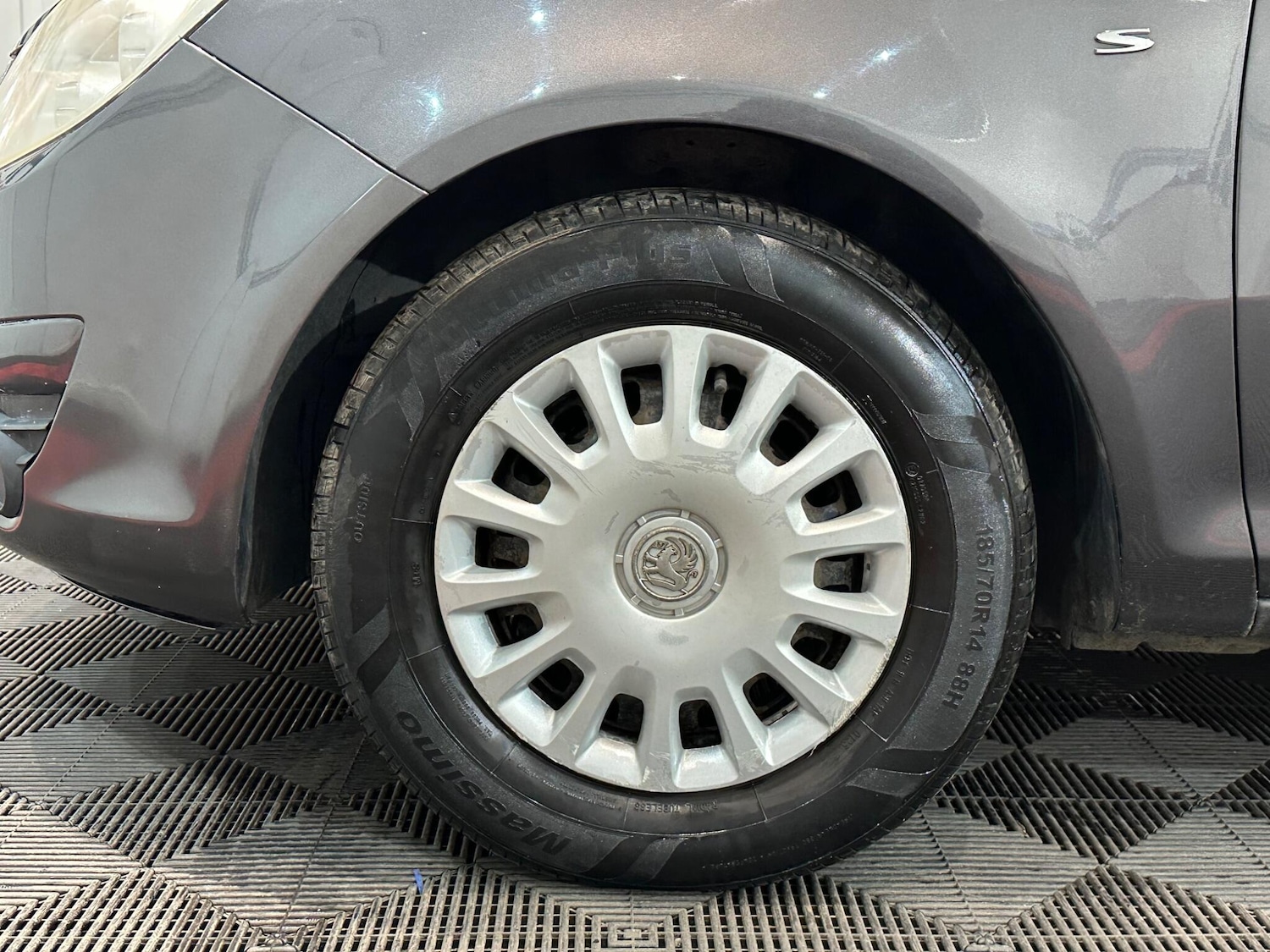 Used Vauxhall Corsa 2010 for sale - 76377558: Photo 37