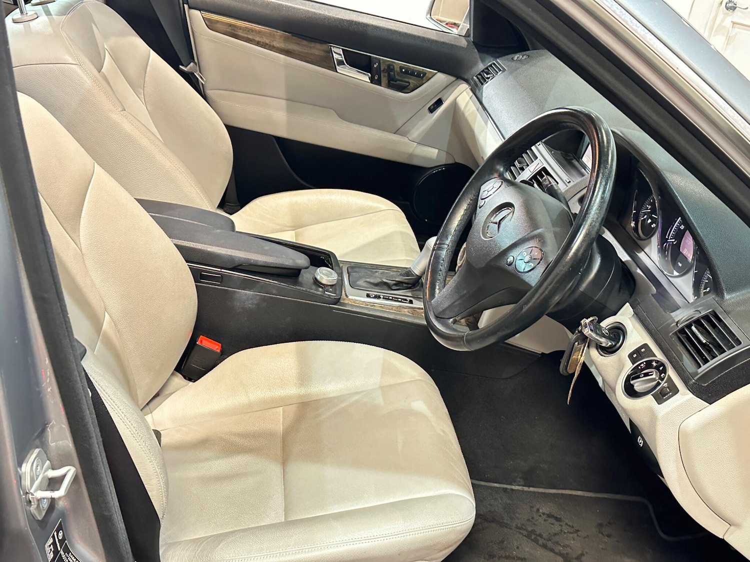 Used Mercedes-Benz C Class 2010 for sale - 77425749: Photo 21