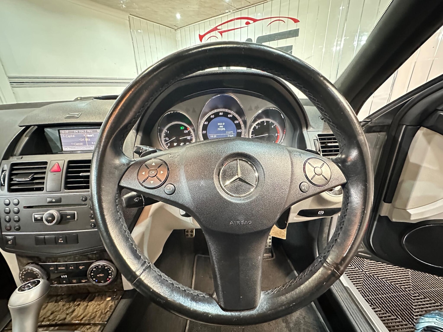 Used Mercedes-Benz C Class 2010 for sale - 77425749: Photo 30