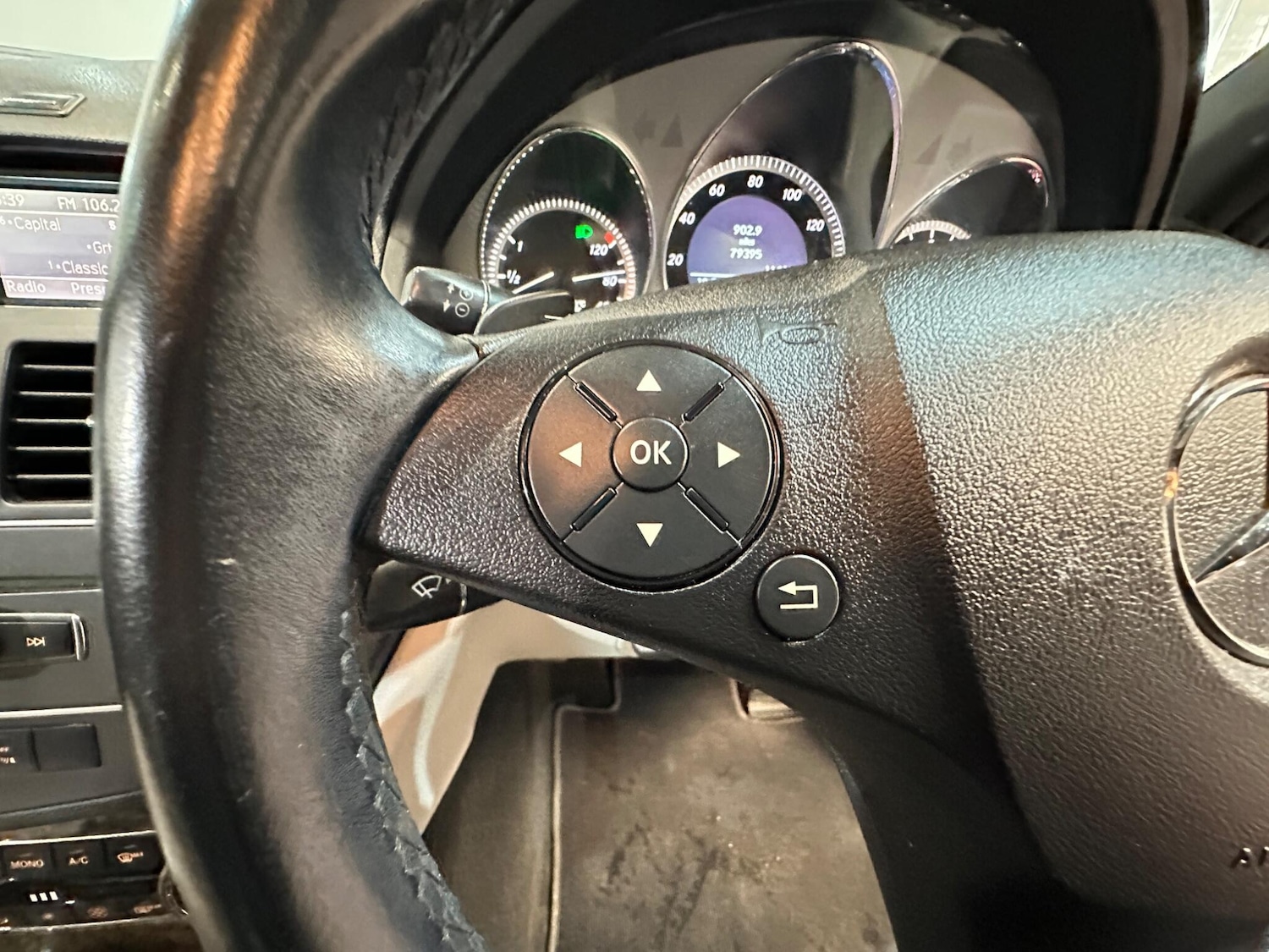 Used Mercedes-Benz C Class 2010 for sale - 77425749: Photo 32