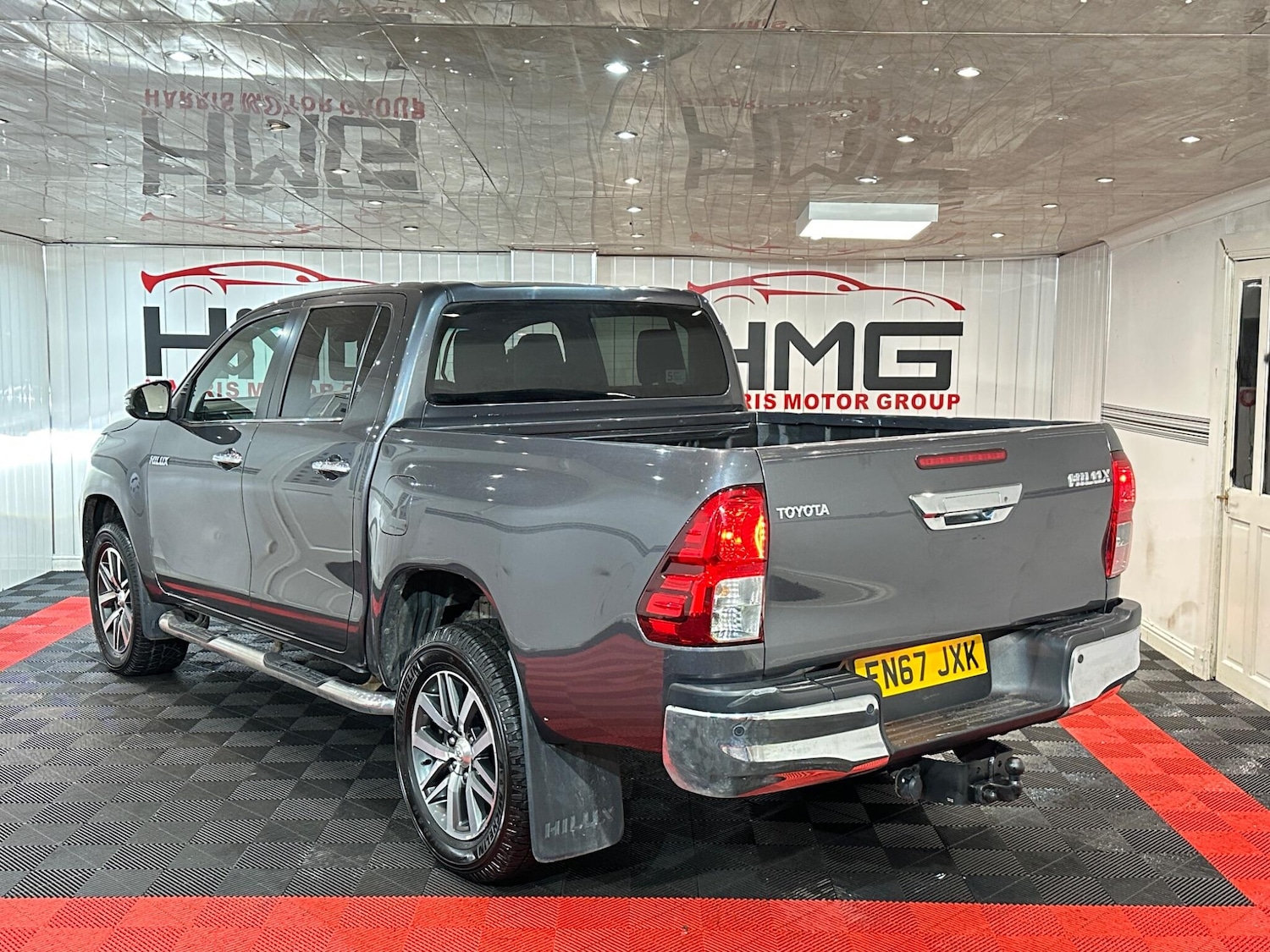 Used Toyota Hilux 2017 for sale - 76942603: Photo 12