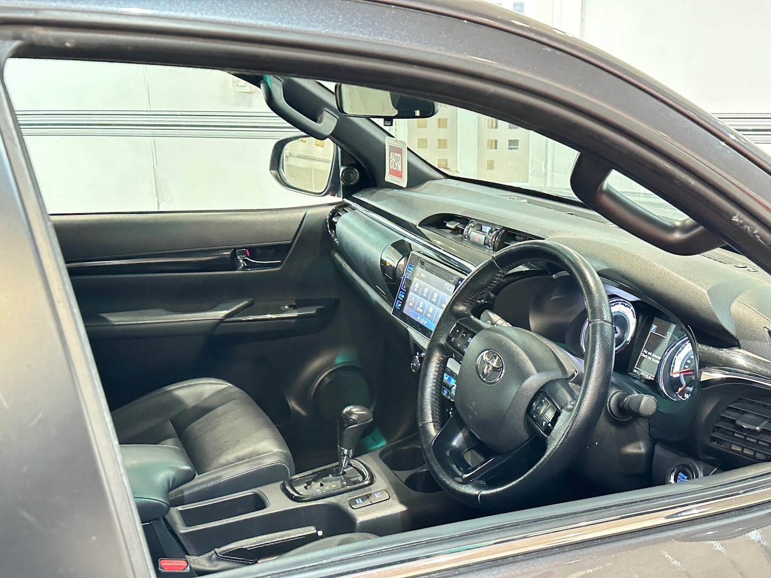 Used Toyota Hilux 2017 for sale - 76942603: Photo 17