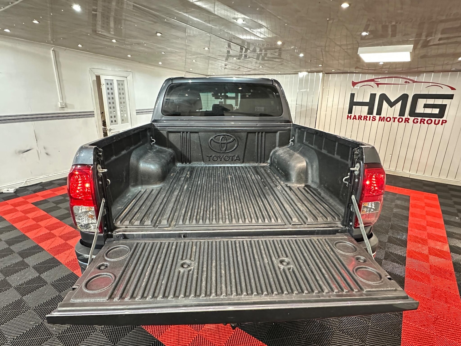 Used Toyota Hilux 2017 for sale - 76942603: Photo 21