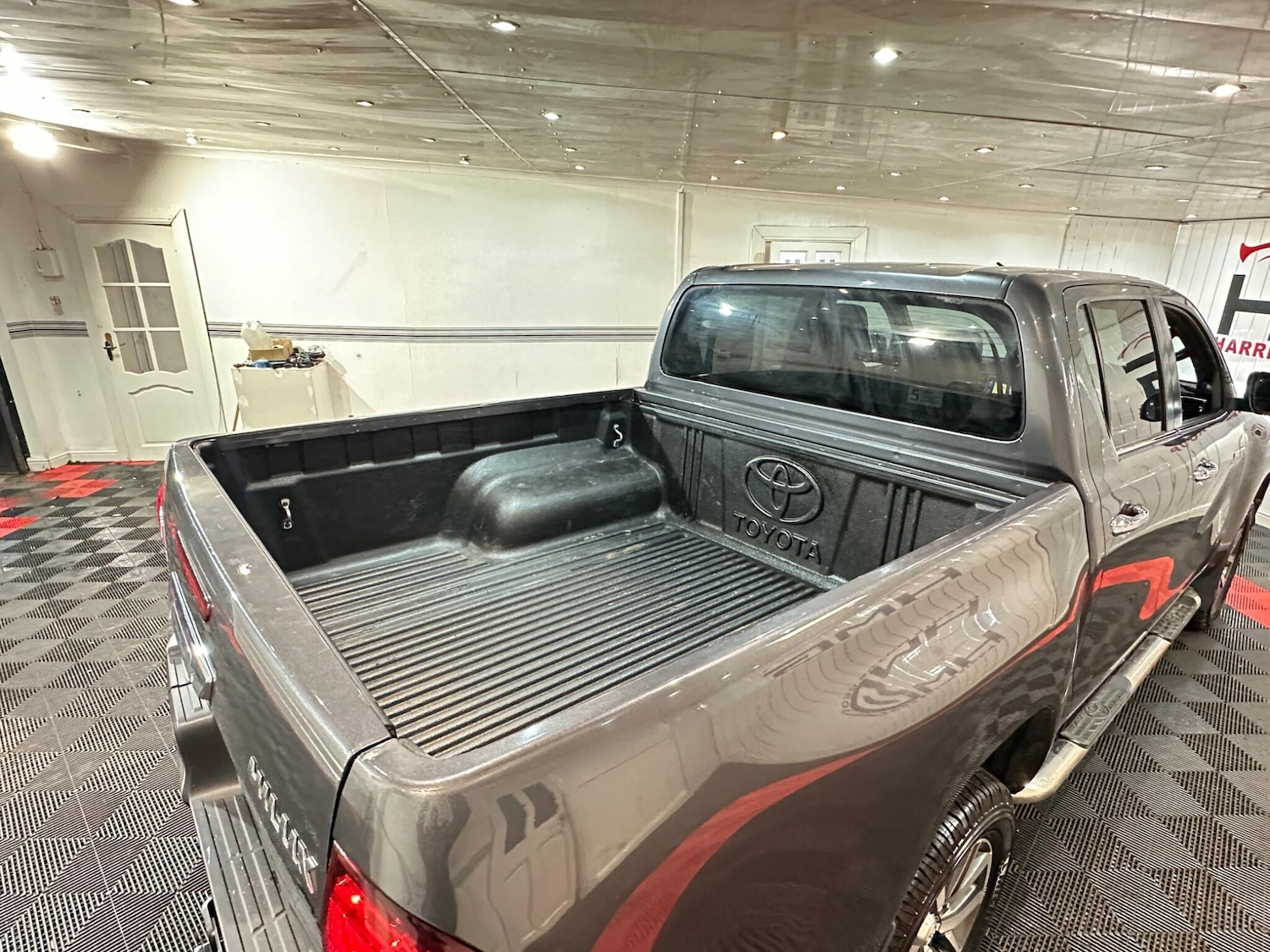 Used Toyota Hilux 2017 for sale - 76942603: Photo 22