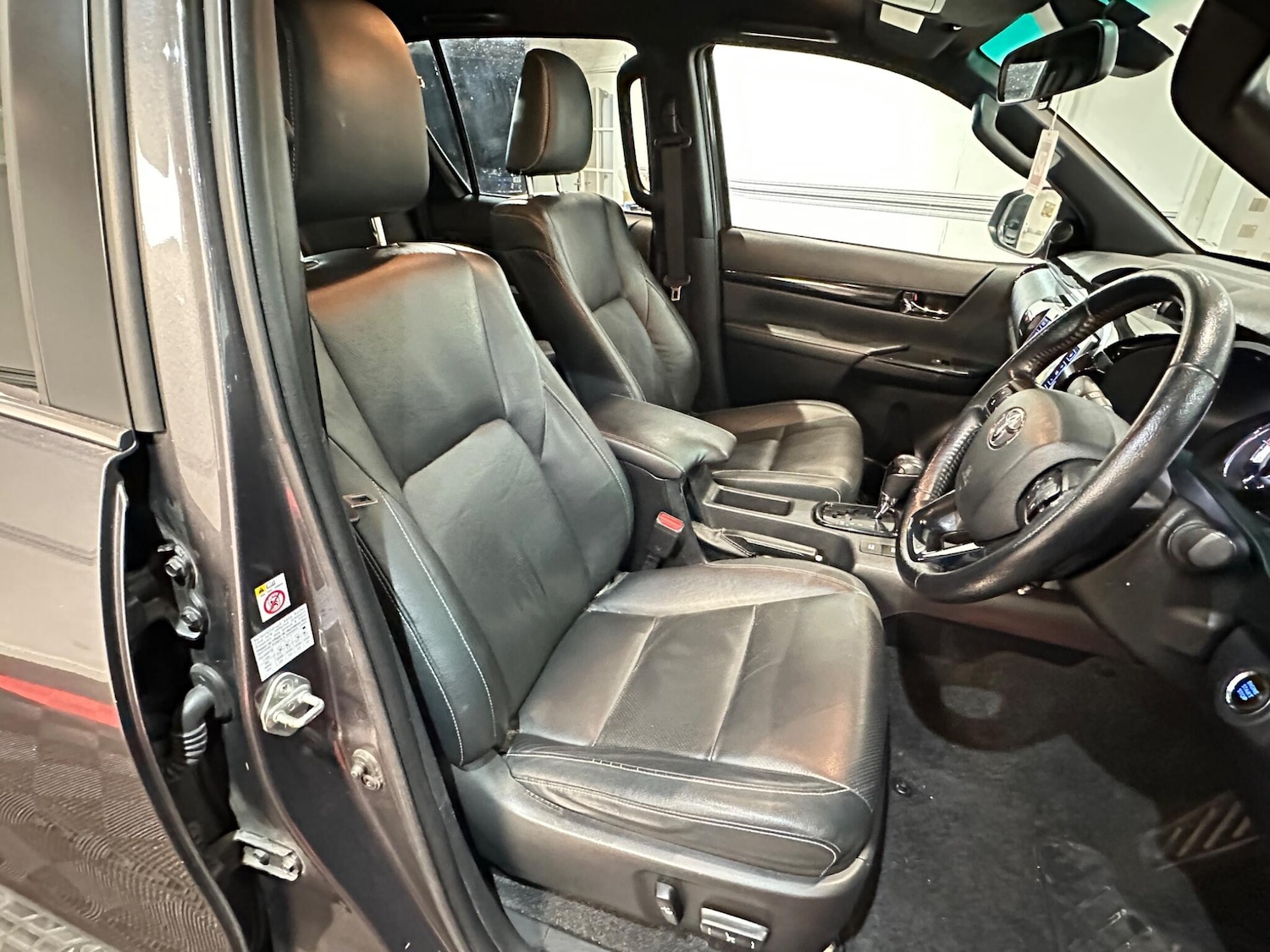 Used Toyota Hilux 2017 for sale - 76942603: Photo 25