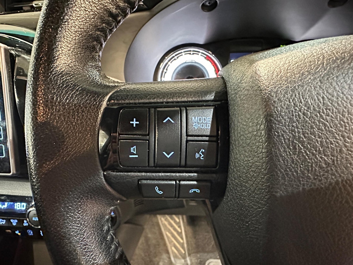 Used Toyota Hilux 2017 for sale - 76942603: Photo 28