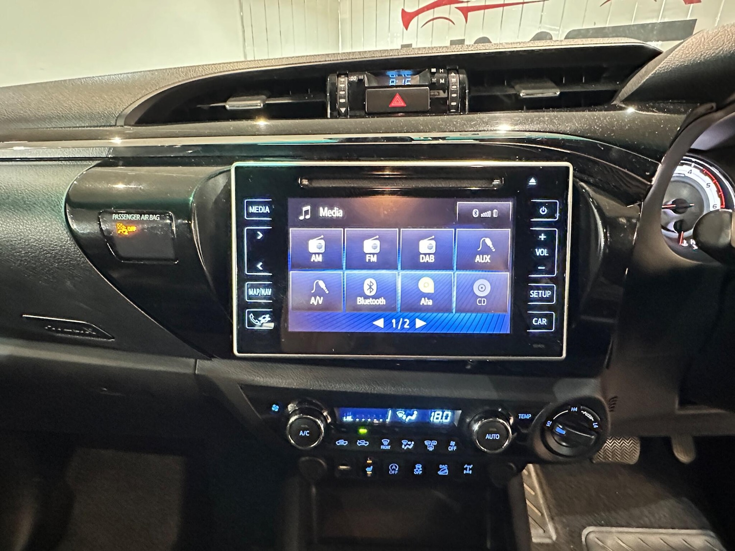 Used Toyota Hilux 2017 for sale - 76942603: Photo 31