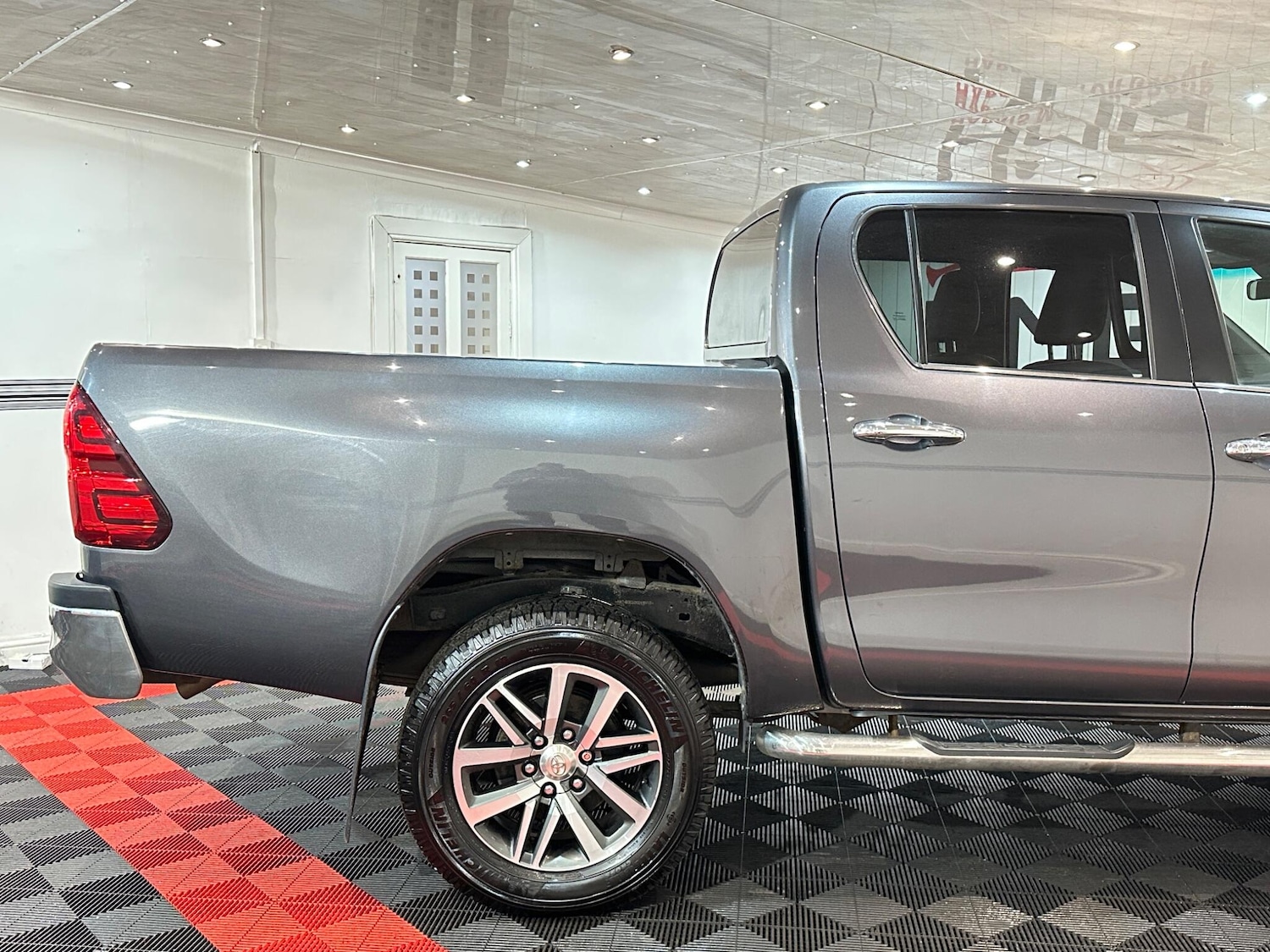 Used Toyota Hilux 2017 for sale - 76942603: Photo 48