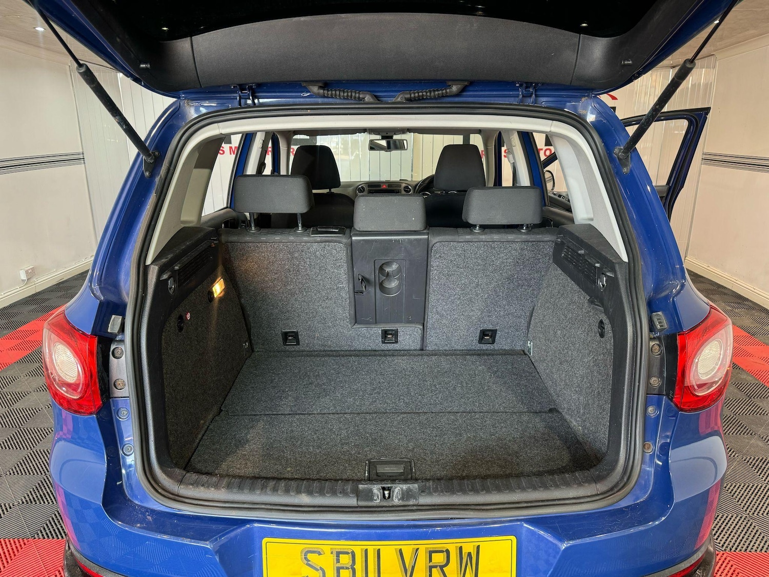 Used Volkswagen Tiguan 2011 for sale - 77029848: Photo 23