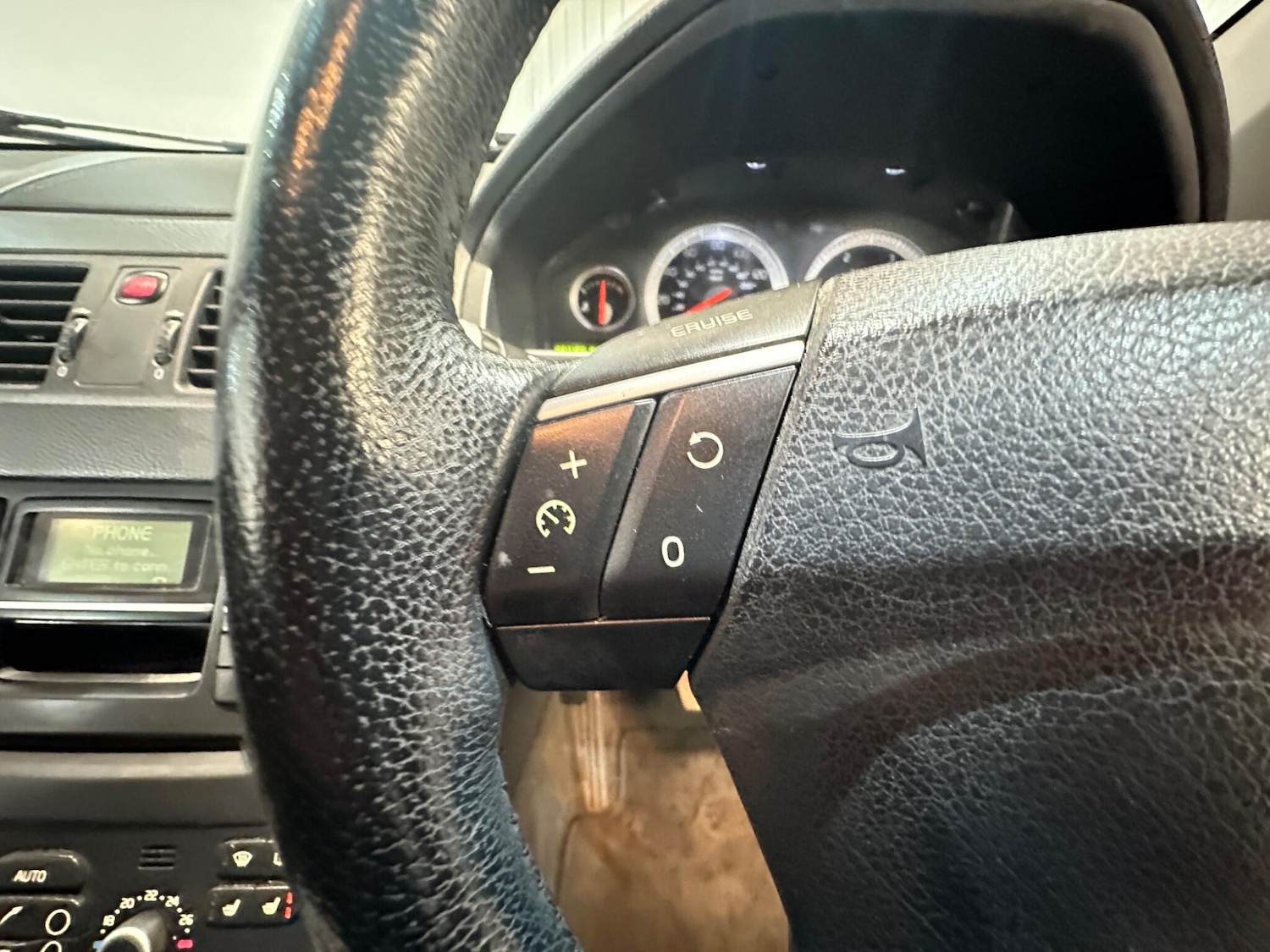 Used Volvo XC90 2011 for sale - 77175781: Photo 30