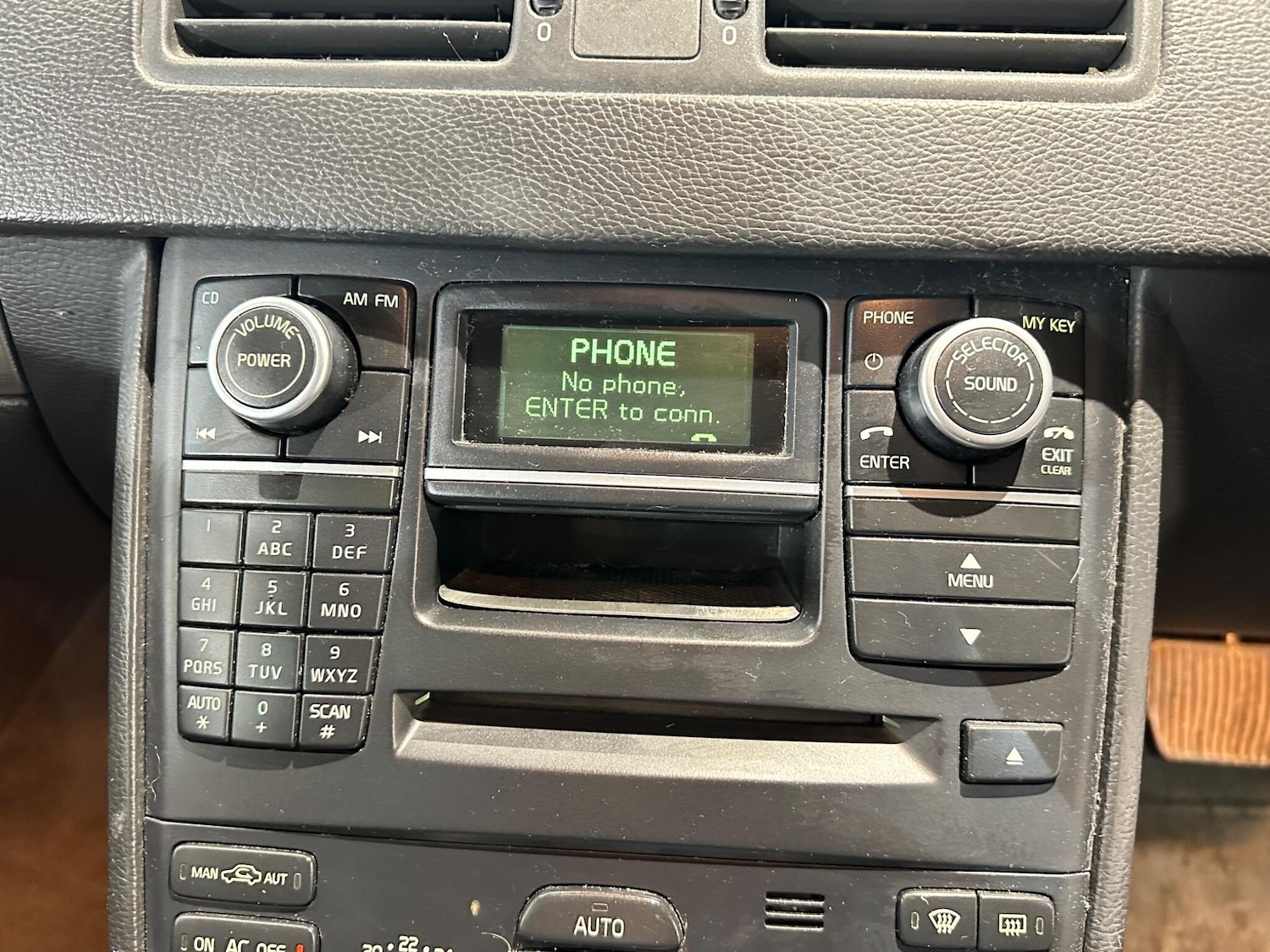 Used Volvo XC90 2011 for sale - 77175781: Photo 32