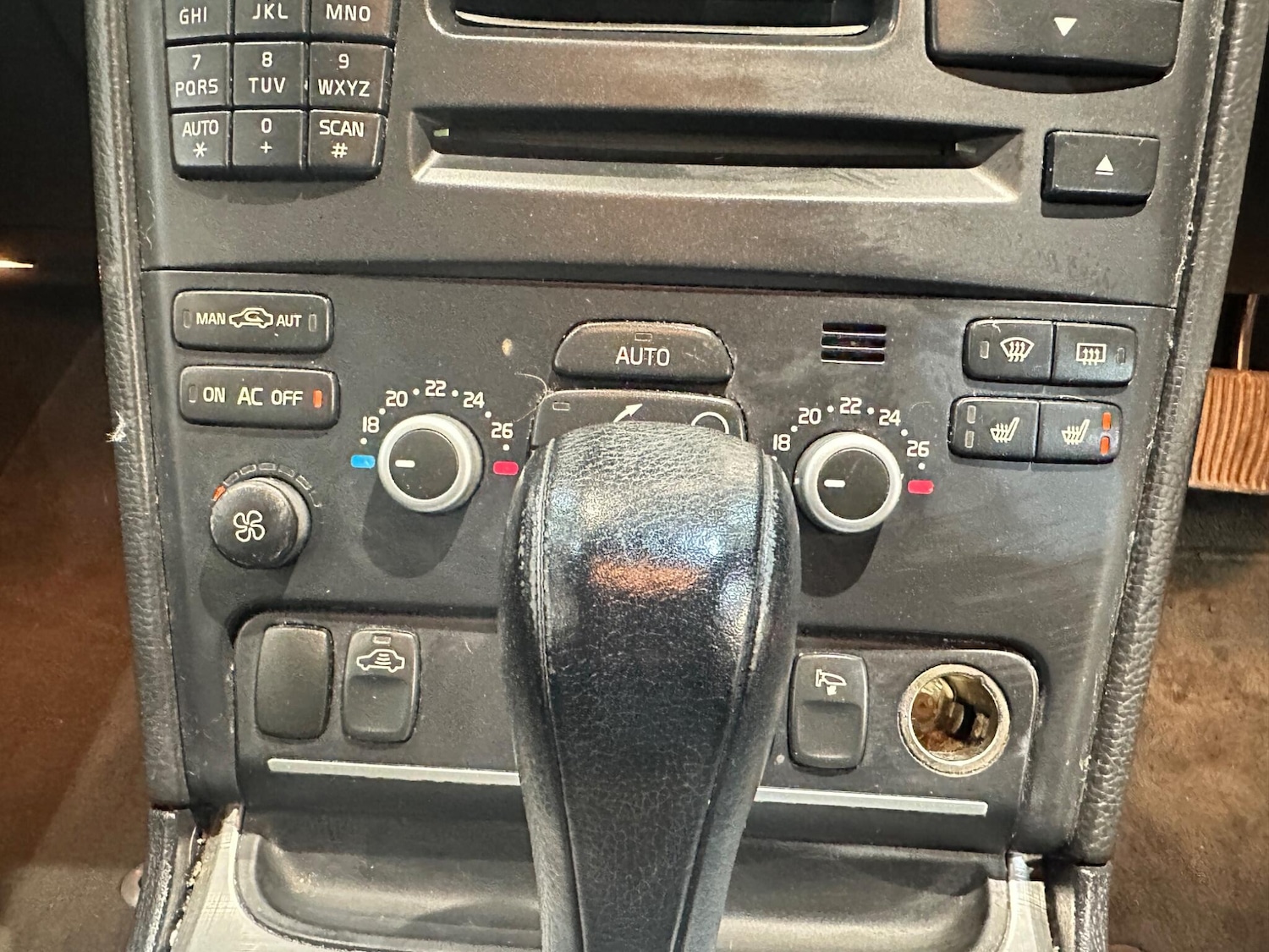 Used Volvo XC90 2011 for sale - 77175781: Photo 33