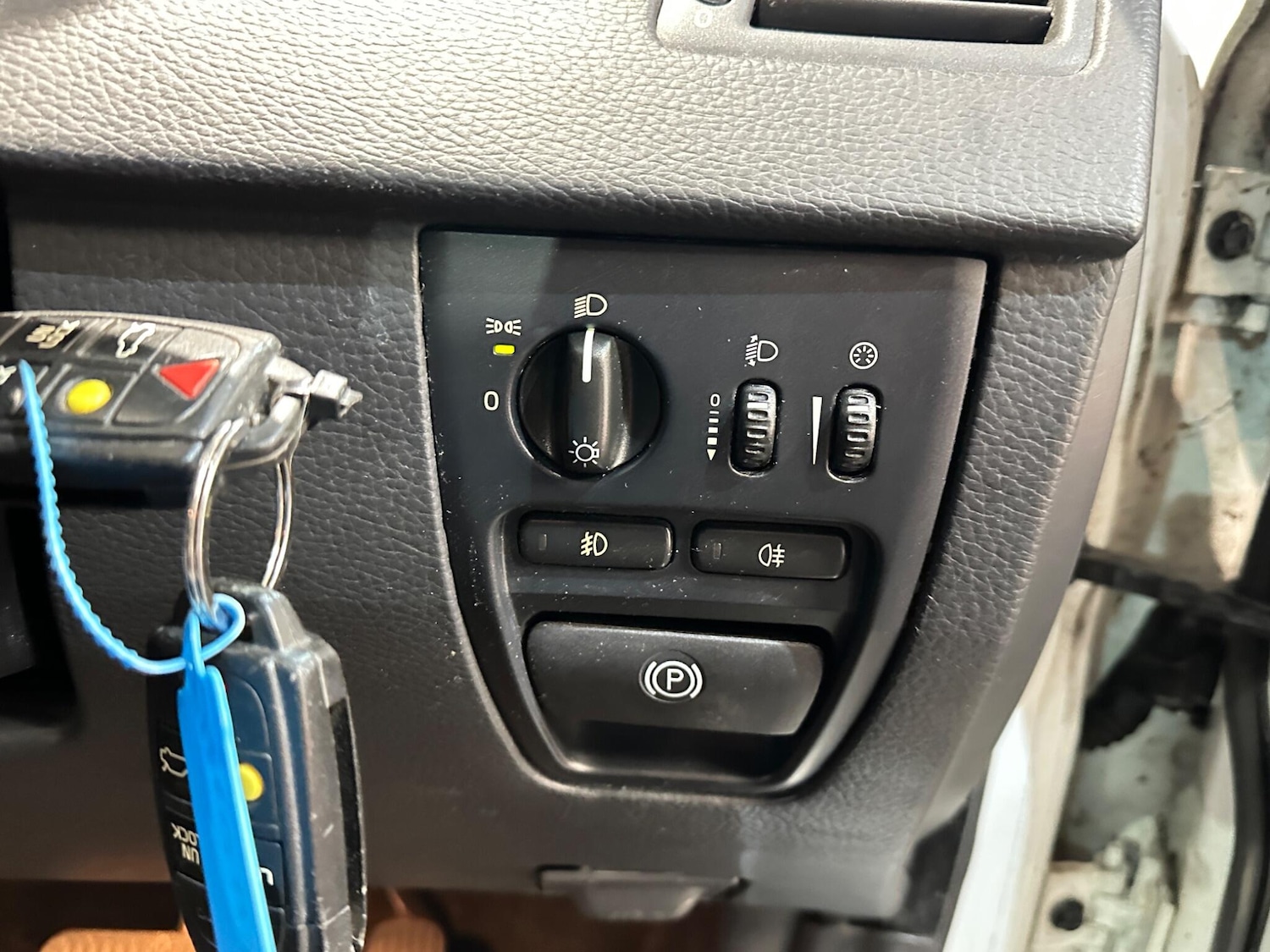 Used Volvo XC90 2011 for sale - 77175781: Photo 37